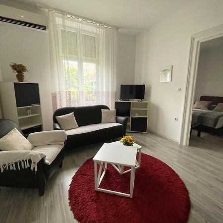 Apartment Milijana Subotica Buitenkant foto